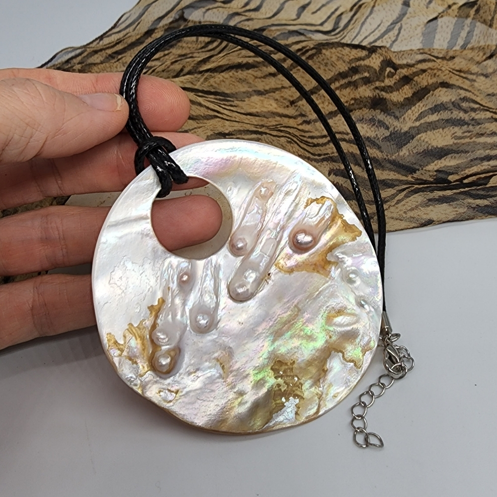 Natural Raw Genuine Mother of Pearl Jewelry Tropical Shell Large Pendant - Picture 5 of 7